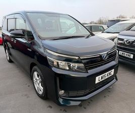 2015 TOYOTA VOXY 1.8 HYBRID