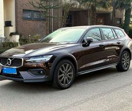 VOLVO V60 CROSS COUNTRY
