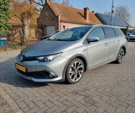 ② TOYOTA AURIS TOURING SPORTS 1.8 HYBRID FREESTYLE PANO NAVI — TOYOTA — 2EMEMAIN