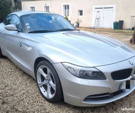 Z4 -E89. GRIS CUIR ROUGE. PARFAIT ÉTAT