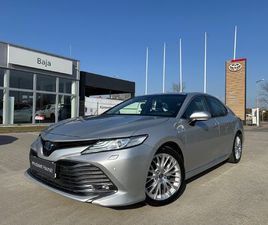 TOYOTA CAMRY 2.5 HYBRID EXECUTIVE CVT 1.TULAJ. MAGYARORSZÁGI. VEZETETT SZERVIZKÖNYV