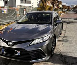 TOYOTA C A M RY HYBRIDE MY21 218CH 2 W D DESIGN 4 P– TVA RÉCUPÉRABLE – EXCELLENT ÉTAT