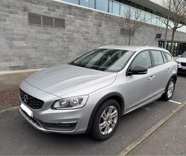 VOLVO V60 CROSS COUNTRY VOLVO V60 CROSS COUNTRY D3 MOMENTUM DEZEMBRO/15