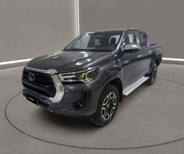 TOYOTA HILUX 2.D-4D 4WD PORTE DOUBLE CAB LOUNGE DEL 2024 USATA A CALTANISSETTA