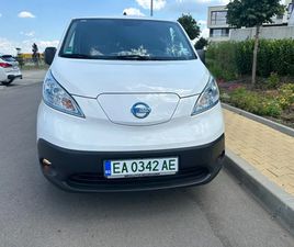 NISSAN E-NV200