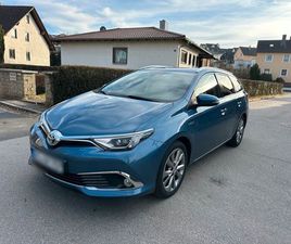 TOYOTA AURIS TOURING SPORTS 1,8 HYBRID EXECUTIVE ALCANTARA CAM