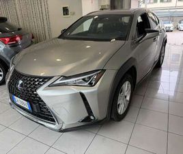 UX 2019 250H 2.0 MIDNIGHT 2WD CVT