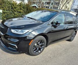 CHRYSLER PACIFICA