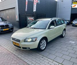 VOLVO V50 - 2.0D SUMMUM 180PK 2E EIGENAAR TREKHAAK AIRCO NAP APK