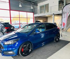 FORD FOCUS ST 2,0 250 PACK PERFORMANCE GPS CAMERA APPLE CARPLAY HIFI SONY KEYLESS BI-XENON RECARO PACK HIVER JANTES 19 EXCELLENT ETAT