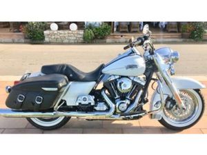 HARLEY DAVIDSON FLHRC ROAD KING CLASSIC