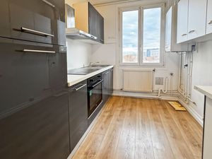Location appartement  m² T-1 à Reims  630 €