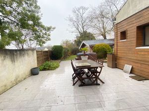 Maison Ozillac m² T-3 à vendre  263 750 €