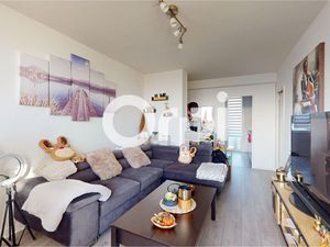 Location appartement  58.1 m² T-3 à Bron  867 €