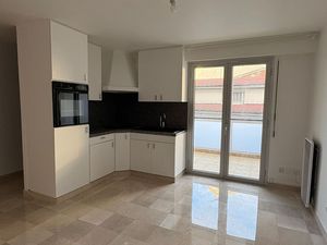 Location appartement  m² T-2 à Drancy  900 €