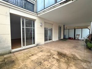 Location appartement  82.33 m² T-4 à Saint-Maur-des-Fossés  2 136 €
