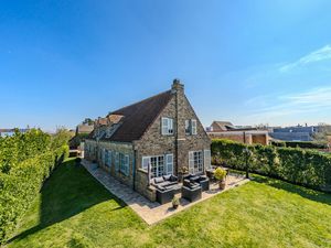 Magnifieke villa met zuidgerichte tuin te Stene - Oostende