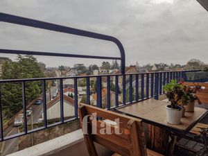 APPT T3 55 m2 / 2 CH / Longchamp + PARKING + BALCON