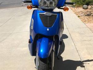 KYMCO PEOPLES S200 SCOOTER