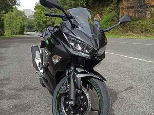 KAWASAKI - NINJA
