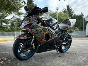 SUZUKI GSX R 600