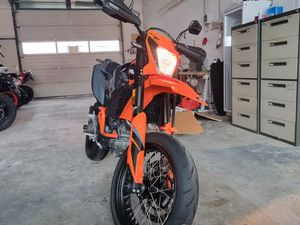 KTM SMC-R 690