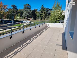 T3 meublé – Terrasse 32 m² – Résidence neuve – Parking couvert