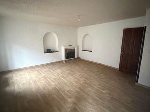 Appartement dans bâtiment individuel