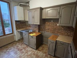 T3  Villeurbanne cusset   proche métro   commerces