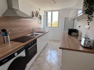 LOCATION – APPARTEMENT partagé meublé “Vue Château” – Saint-Priest