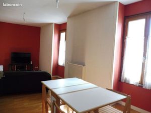 Appartement 40m2 au pied de la cathedrale avec parking et cave