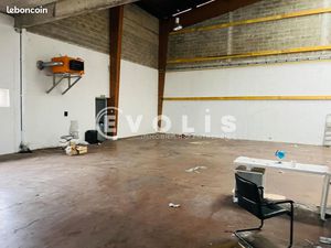 Local d'activité 320 m²