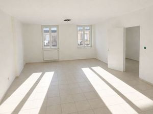 À louer – T3 rénové de 95 m² – Centre-ville Le Chambon-Feugerolles (Place Jean Jaurès)