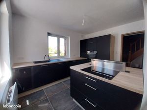 Maison individuelle avec jardin et double garage