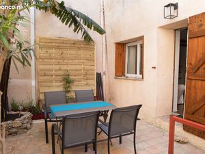 Maison de village meublée avec cour – Neffiès