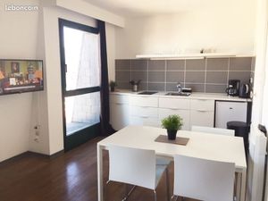 F1 Meublé Centre 25m2 dernier étage – 5 minutes de la Place Broglie