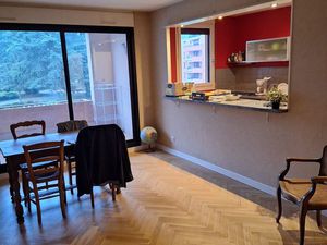 T2 Lumineux avec garage et cave- vue Parc- Sainte Foy Les Lyon