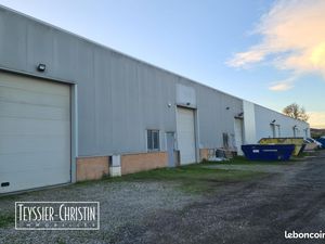 Local 161 m² Grigny