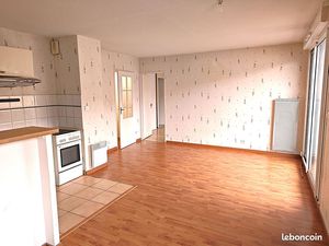 T2 avec terrasse parking sous sol metro barriere de paris