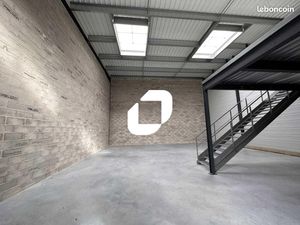 Local d'activité 228 m²