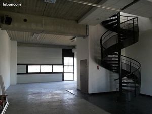 Local d'activité 231 m²