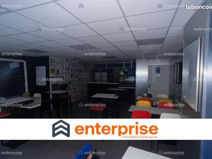 Local commercial 220 m²