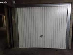 Parking box dans résidence sécurisée