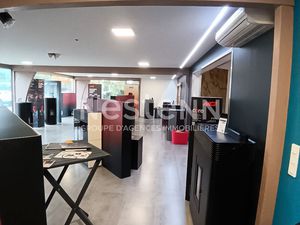 Local 790 m² PLESCOP