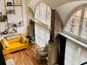 Appartement atypique et meublé  idéalement placé