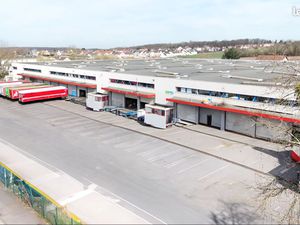 Local 5000 m² Saint-Witz