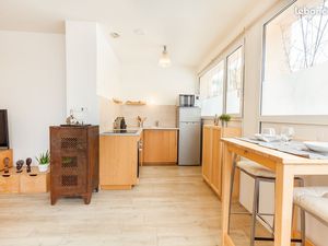 Loue F2 Meublé quartier Clinique saint Michel