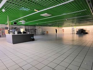 Local 606 m² Charleville-Mézières