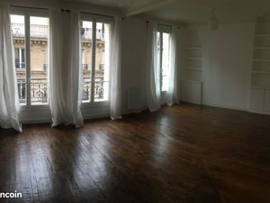 T2 traversant 51 m2  métro Voltaire