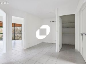 Bureau 27 m²